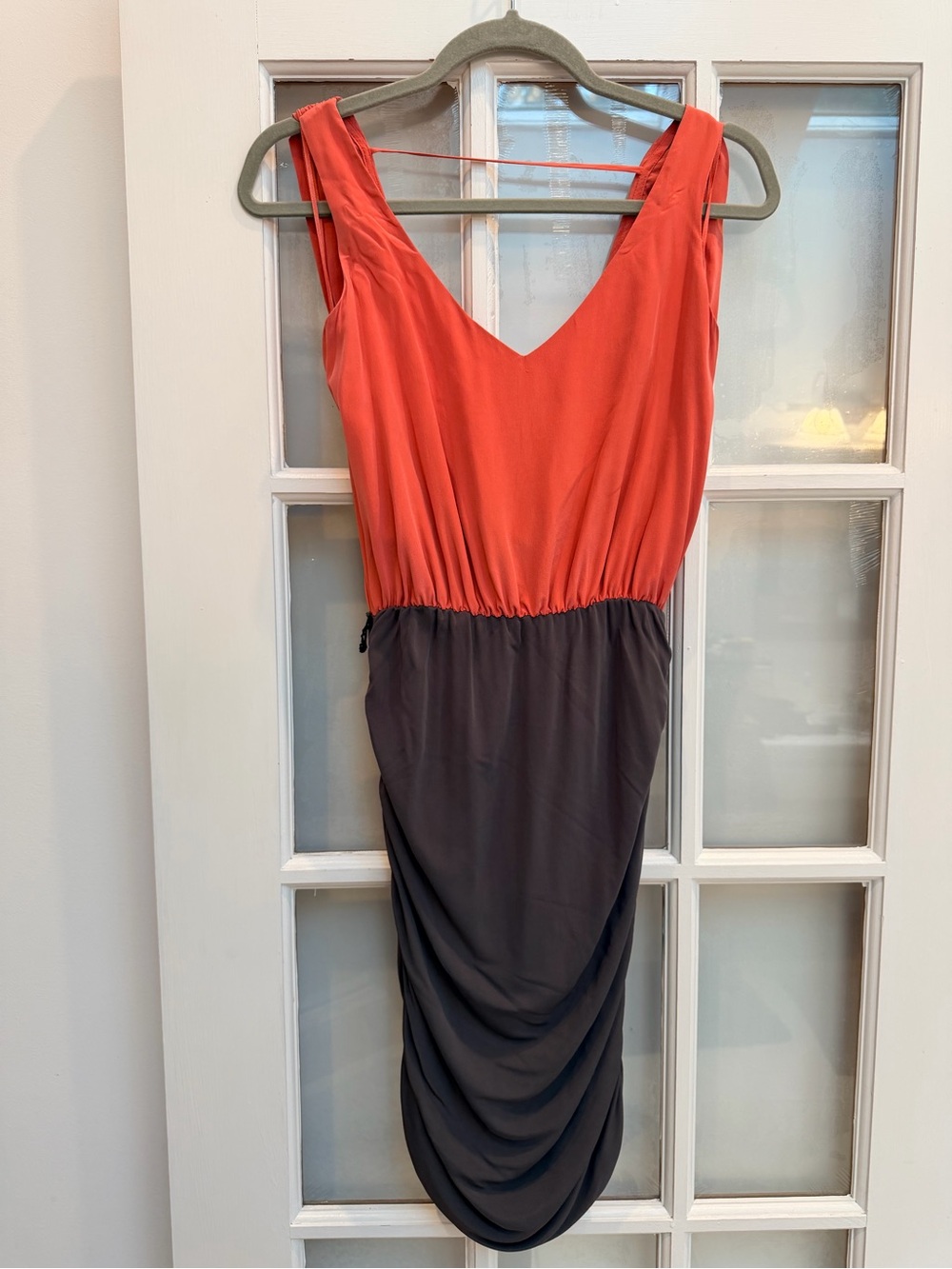 Jay Godfrey 100% Silk Two-Tone V-Neck Chic Dress Coral & Taupe Gray Size 0